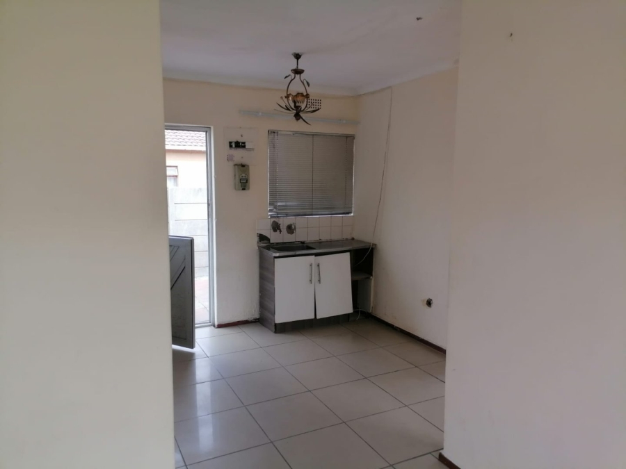 2 Bedroom Property for Sale in Llitha Park Western Cape